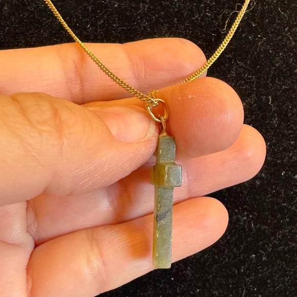 High Quality Nephrite Jade Cross Pendant with 1/20 14K Gold Filled Chain - Picture 7 of 16